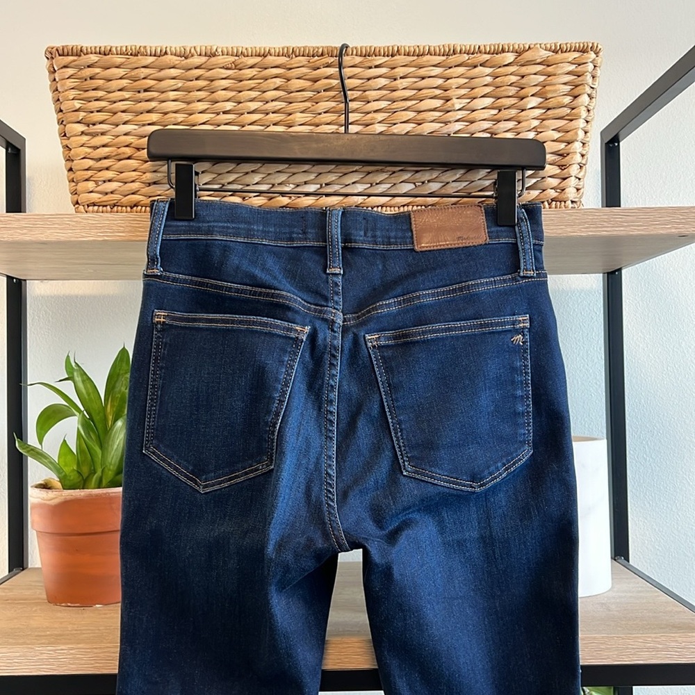 Madewell 10" High Rise Skinny Dark Wash Jeans, 26P - Picture 5 of 9